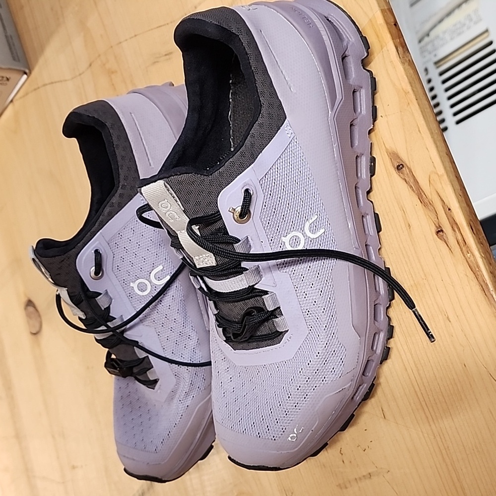 On women's cloud sneakers